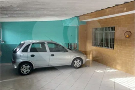 Sobrado espaçoso em São Miguel Paulista com 5 dormitórios e 5 vagas.