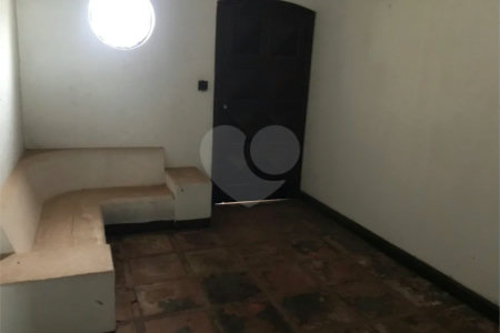 CASA À VENDA COLOCADA COM A SANTA CASA
