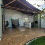 Casa Exclusiva com Pé-Direito Alto e Área Gourmet no Jardim Paraíso