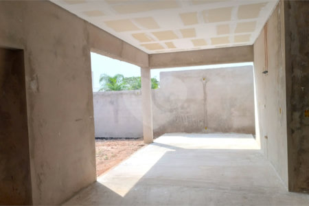 Casa térrea em fase de construção para venda no condomínio Quebec
