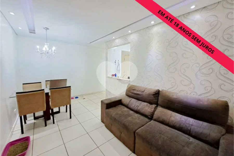 Apartamento com 02 quartos MOBILIADO com varanda e lazer !
