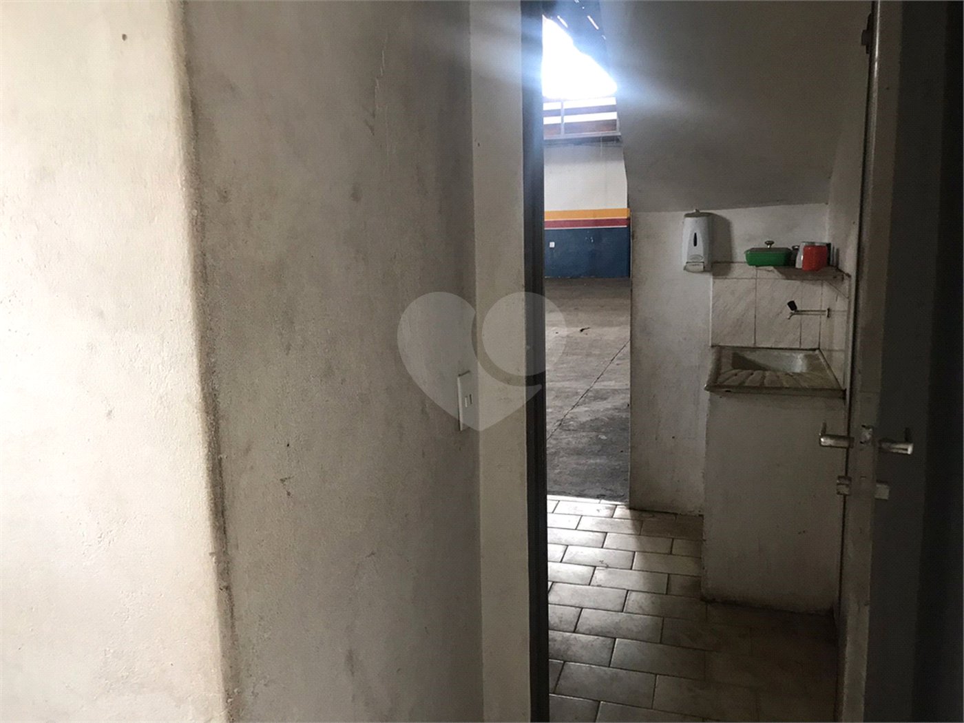 Galpão Comercial na Vila Luftalla.