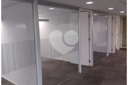 Conjunto comercial para locação na Vila Olímpia 384,81 m², 7 vagas de garagem