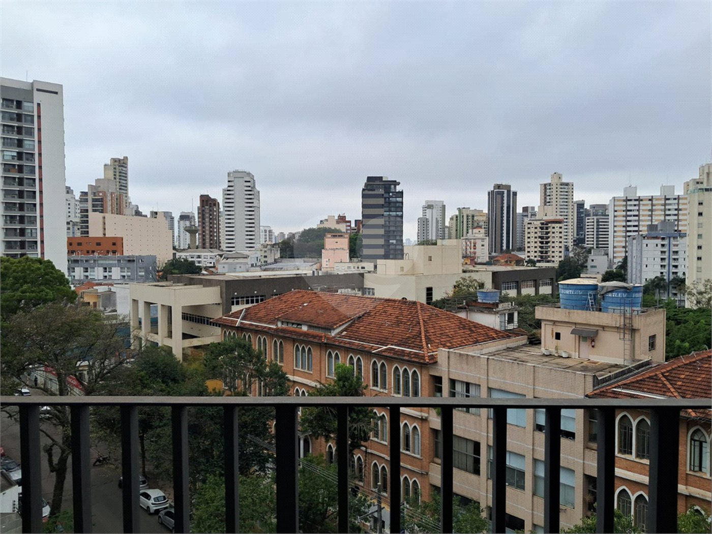 Studio de 25m² mobiliado e com varanda condomínio com lazer Vila Mariana