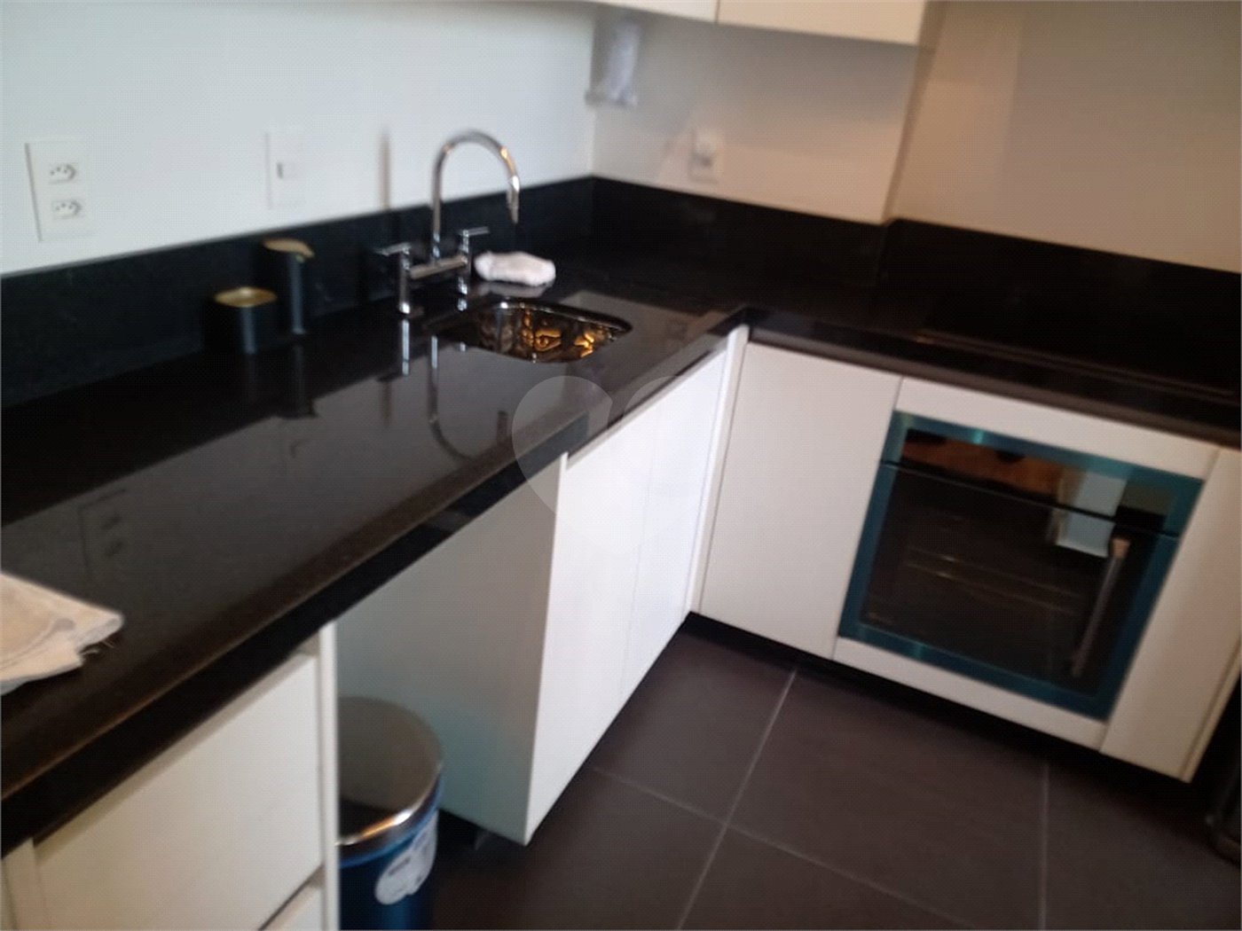 Apartamento 66 m ², com 1 dorm, 2 vagas de garagem no Jd Europa.