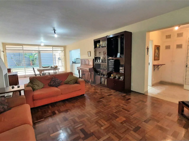 Sobrado à venda ou para alugar com 3 quartos, sendo 2 suítes,  em Brooklin, São Paulo, SP
