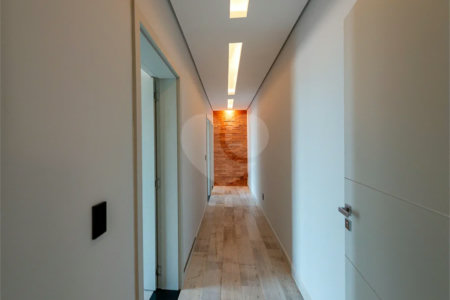 Casa à venda com 4 suítes no condomínio Vale da Santa Fé, Vinhedo - SP