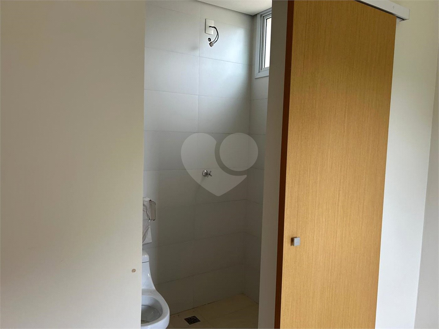 Apartamento a venda de 02 dormitórios