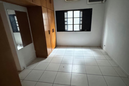 Casa para alugar com 3 quartos, sendo 1 suíte,  em Santos Dumont, Três Lagoas, MS