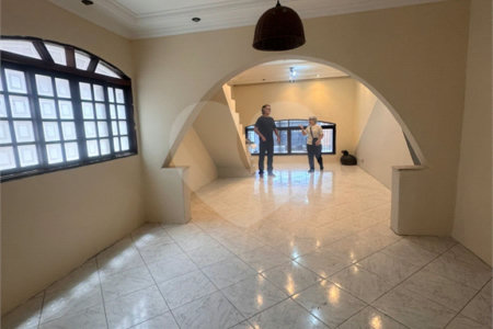 Sobrado com 3 quartos à venda em Interlagos - SP Aceita e estuda Permuta. Sobrado com 3 quartos à venda em Interlagos 3 dormitórios/1 suíte e 2 vagas