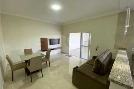 Casa térrea com piscina para venda no Residencial Arcoville