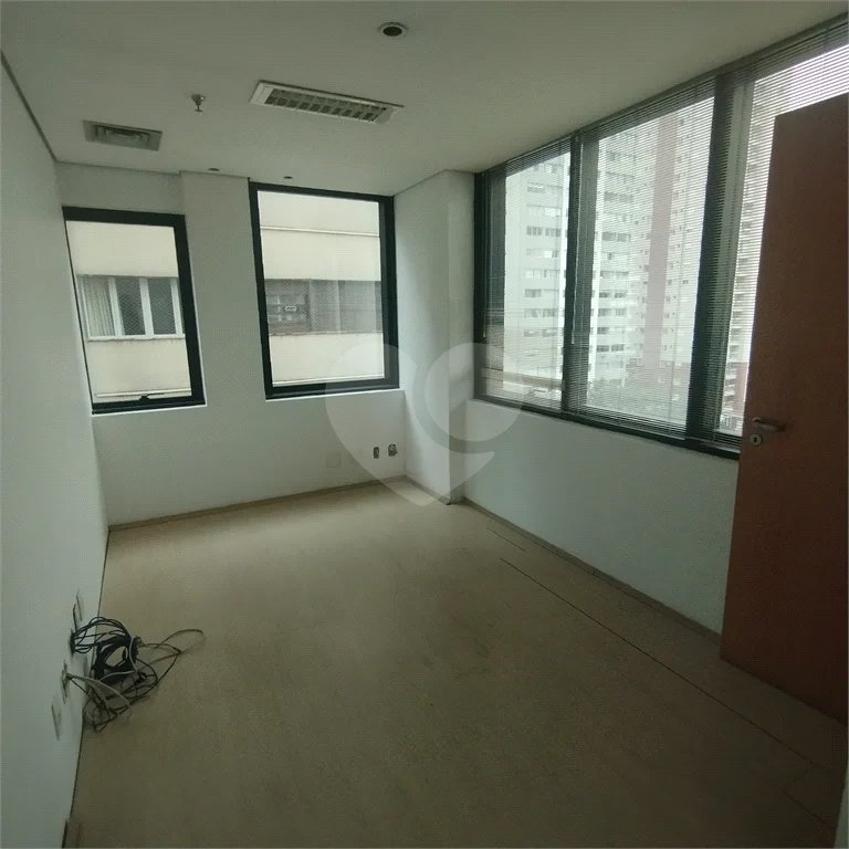 Sala comercial para locação no Jardim Paulista, 90 m², 2 garagens