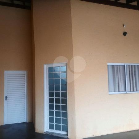 Ótima Oportunidade: Casa com Área de Lazer e Garagem para Dois Carros