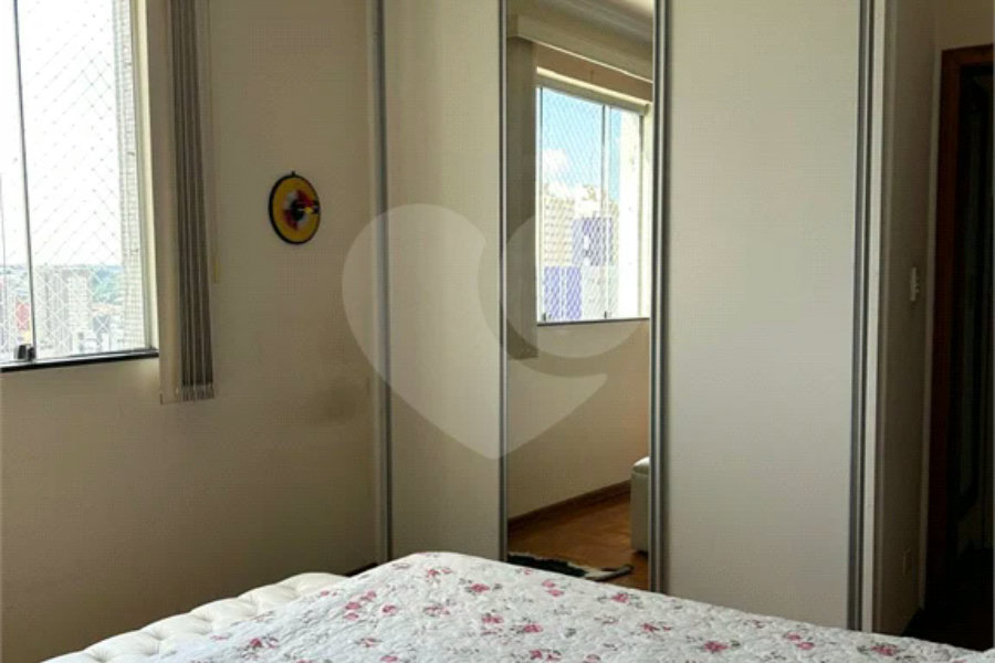 Apartamento amplo com 02 dormitórios, 01 suíte