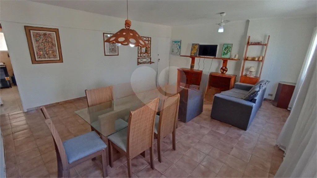 APARTAMENTO 2 QUARTOS (+1 REV.) MOBILIADO P/ALUGAR NO GUARUJÁ/PITANGUEIRAS 96m2 VISTA MAR