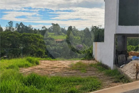 Refúgio Exclusivo em Indaiatuba: Lote Premium com Vista para o Lago e Projeto Aprovado no Condomínio Casa do Lago
