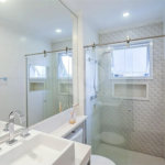 Espaço, conforto e uma localização privilegiada fazem deste apartamento mobiliado no Baeta Neves, em São Bernardo do Campo, uma excelente opção para seu novo lar. Com 118 m², três dormitórios e quatro banheiros, o imóvel oferece ambientes amplos para acomodar a família e receber amigos com comodidad