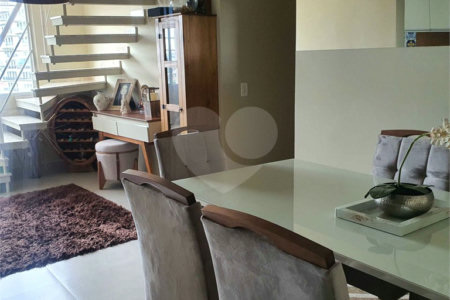 Duplex no Condomínio Monte Dore