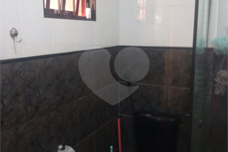 Casa com 60m², 2 dormitórios, 2 vagas, à venda na Vila Fachini
