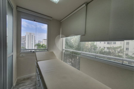 Sala comercial para venda ou locação na Brig.ís Antônio entre Paulista e Parque do Ibirapuera, 70 m², duas vagas de garagem