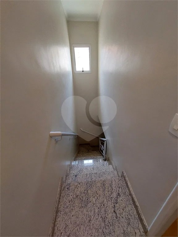 Sobrado á venda com 102m²- Vila Bertioga.