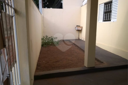 Casa á venda no Jardim são Batista.