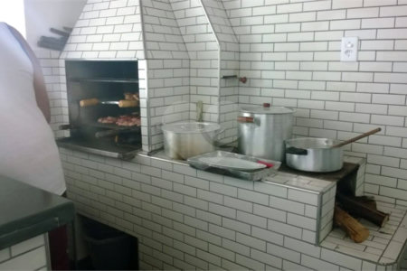 Casa térrea em Araraquara/SP, na Vila Xavier.
