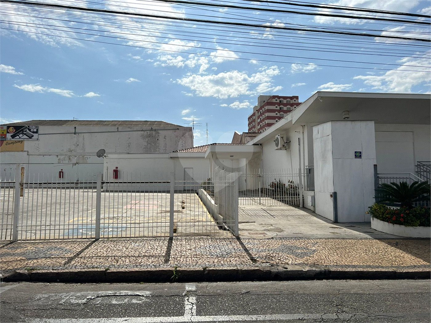 VENDA - Imóvel Comercial na Região Central de Indaiatuba com 741,63 m2 de construção, 1440,00 m2