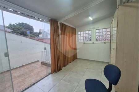 Casa de vila com 3 dormitórios sendo 2 suítes em Santana