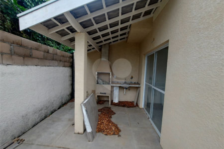 Sobrado à venda com 3 quartos, sendo 1 suíte, em Vila Omízollo, Louveira, SP
