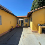 Casa com salão comercial, á venda, em São Carlos-SP.
