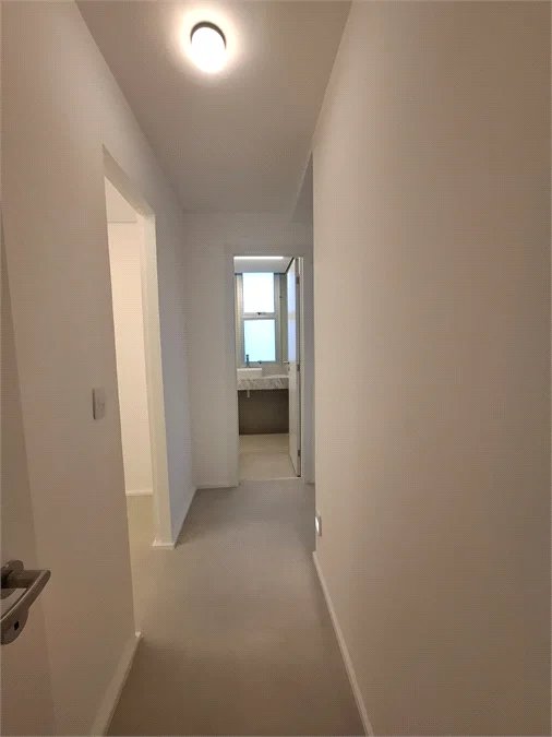Apartamento à venda 107m² reformado com 2 quartos, sendo 1 suíte no Morumbi