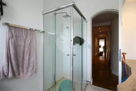 Apartamento para venda em Moema com 185m², 3 dormitórios sendo 1 suíte e 1 vaga