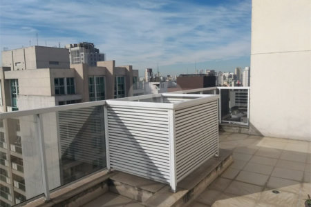 Conjunto comercial duplex à venda na Aclimação. Andar inteiro, puro charme!