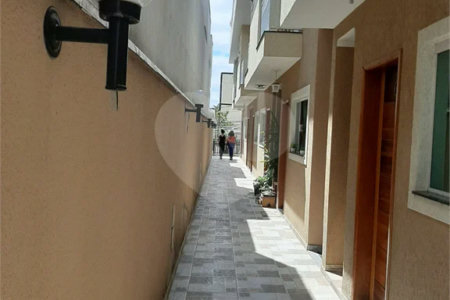 Casa em condomínio com 55m² , 2 dormitórios , sendo 2 suítes , 2 vagas , à venda na Penha.