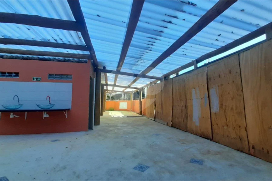EXCELENTE CASA COMERCIAL EM ESQUINA, OPORTUNA E MAIS QUE ESPECIAL. Venha Conferir.