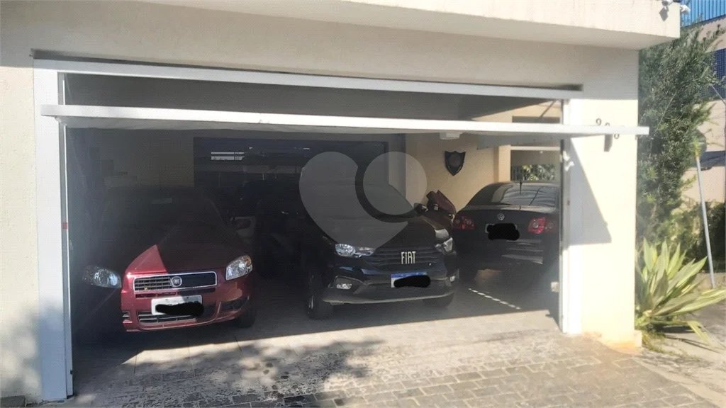 Sobrado com 224m² , 3 dormitórios , sendo 2 suítes , 3 vagas de garagem , 7 banheiros , à venda na Vila Scarpelli em Santo André.