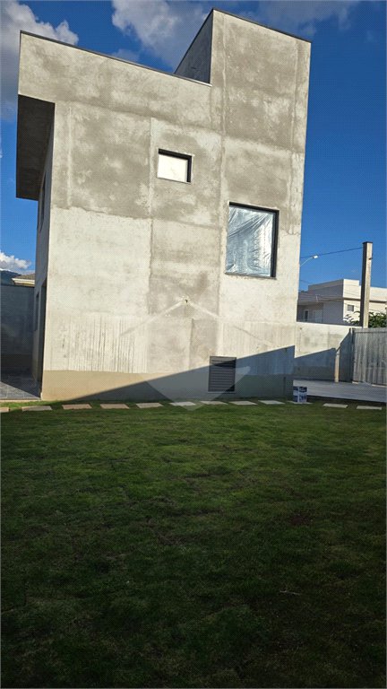 Lindo Sobrado Moderno duas Suítes Á/ C de 80m² Terreno de 150m² no Jd Jaraguá em Atibaia - SP