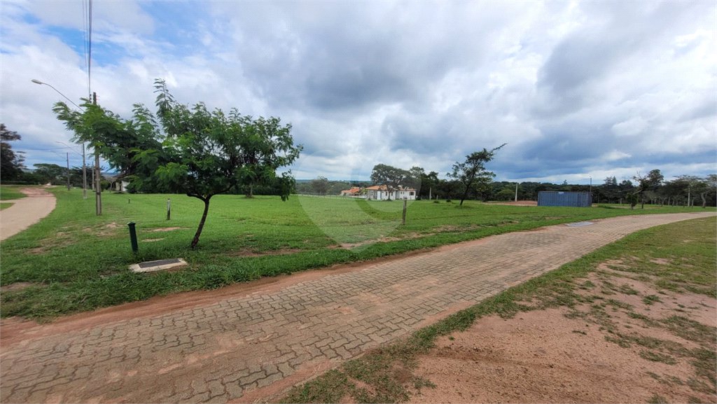 Loteamento no Condomínio Vila Pinhal do Broa