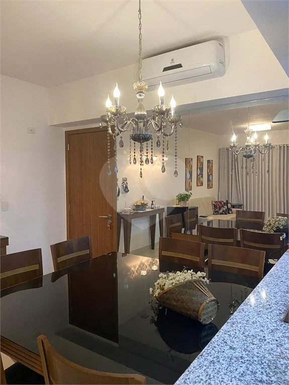 Apartamento à venda com 2 quartos, sendo 1 suíte,  em Riviera de São Lourenço, Bertioga, SP