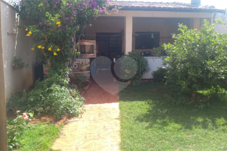 Casa térrea para venda ou locação no Santa Felícia.