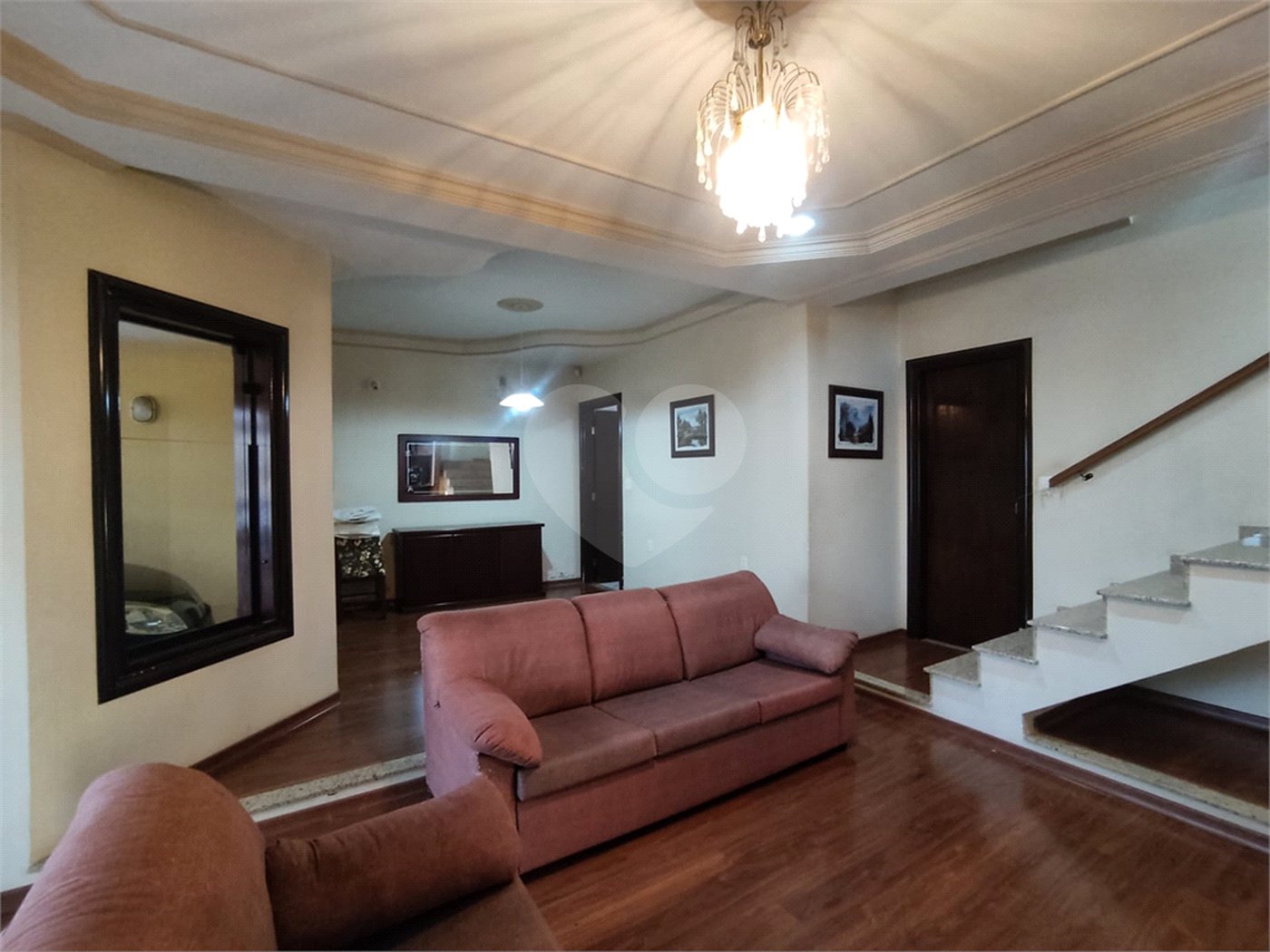 Sobrado espaçoso com 3 quartos,no Parque Fehr á Venda!