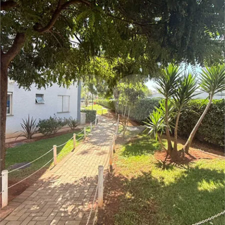 Apartamento com 48m², 2 dormitórios, 1 vaga de garagem, à venda em Itaquera.