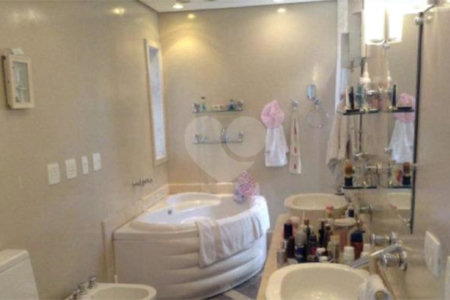 Um lindo apartamento residencial localizado no Bosque da Saúde