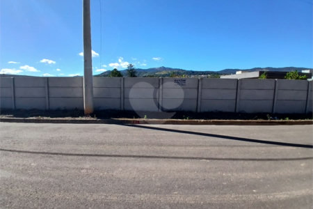 Terreno a venda no Jardim Estância Brasil com 1400m²