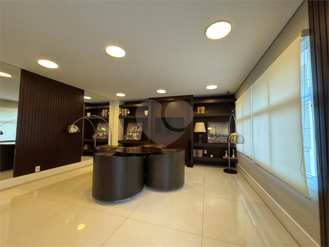 Santana Alto Padrão/Porteira Fechada, Apto. 260 m² 4 Suítes, 5 vagas 2 depósitos privativos