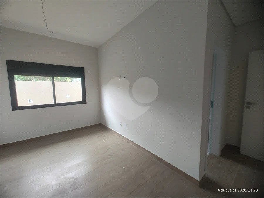Casa exclusiva em Atibaia de alto padrão com 3 suítes, piscina, espaço gourmet, condomínio fechado, aceita financiamento