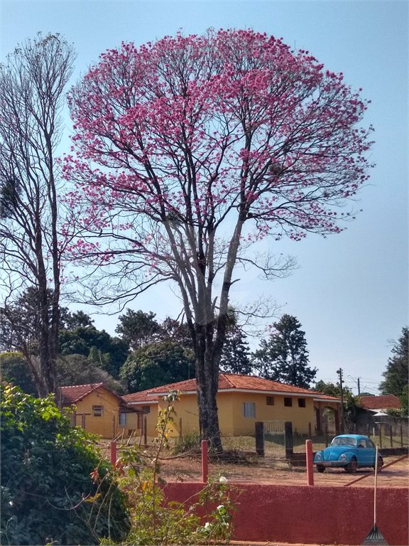 Chácara em água vermelha, localizada em ponto comercial.