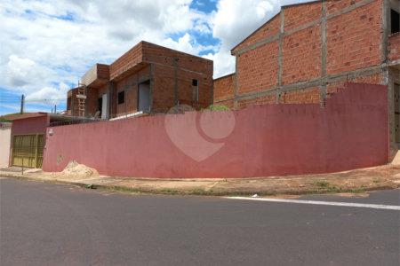 Sobrado no Jd Medeiros.