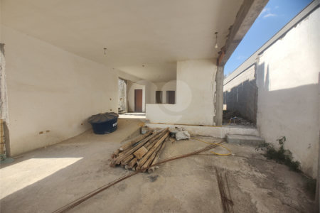 Terreno 810 metros à venda em Atibaia com projeto aprovado exclusivo de alto padrão com construção inacabada